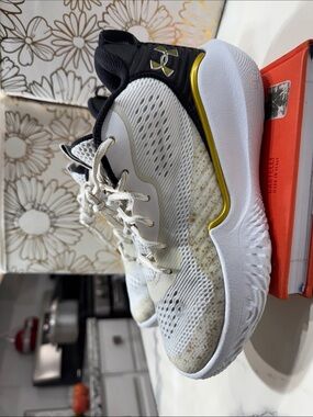 Under Armour White, Gold & Black Athletic Training Sneakers